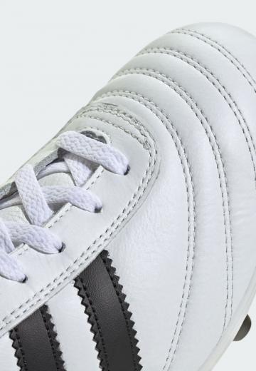 Футбольные бутсы