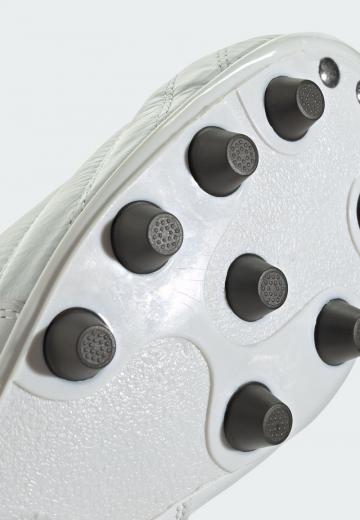 Футбольные бутсы