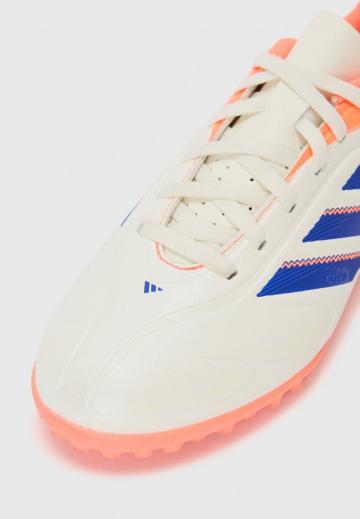 Футбольные бутсы