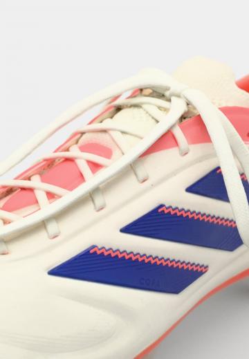 Футбольные бутсы