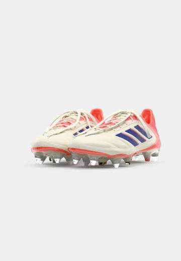 Футбольные бутсы