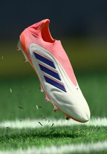 Футбольные бутсы