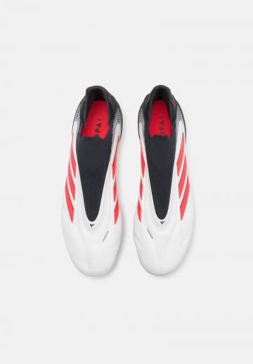 Футбольные бутсы