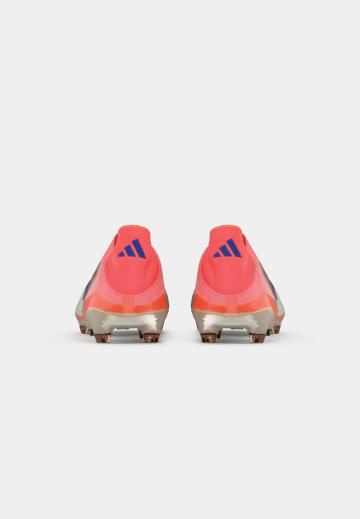 Футбольные бутсы