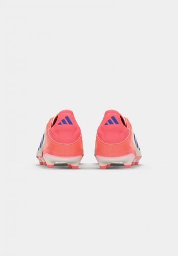 Футбольные бутсы