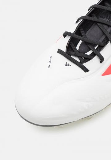 Футбольные бутсы