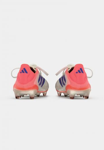 Футбольные бутсы