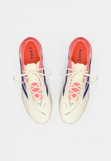 Футбольные бутсы