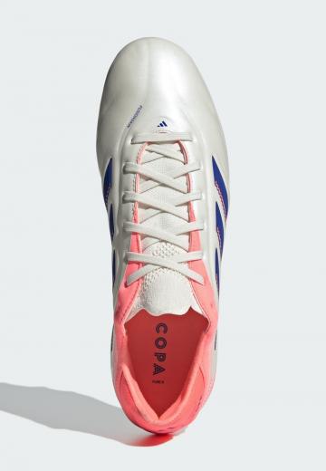 Футбольные бутсы