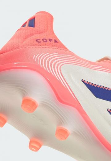 Футбольные бутсы