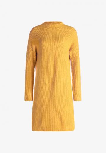 Вязаное платье