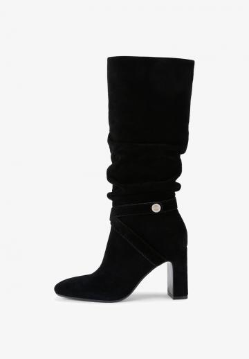 Высокие сапоги