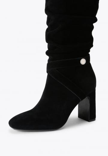 Высокие сапоги