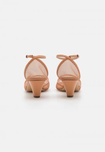 Туфли с ремешком