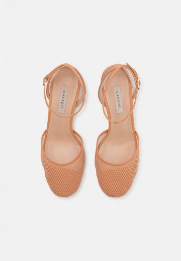 Туфли с ремешком