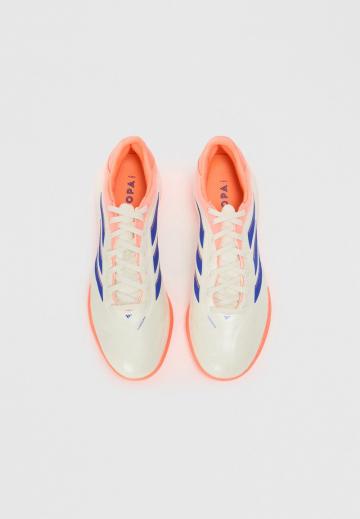 Футбольные бутсы