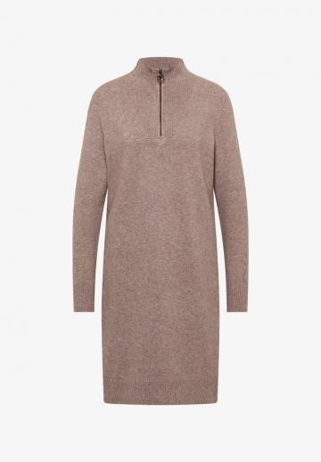 Вязаное платье