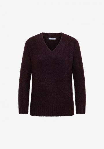 Пуловер с вырезом V
