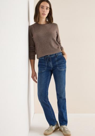 Прямые джинсы