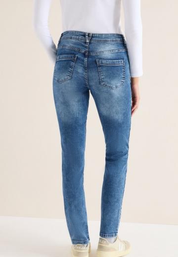 Узкие джинсы