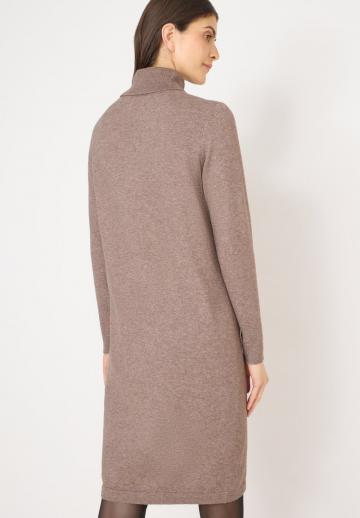 Вязаное платье