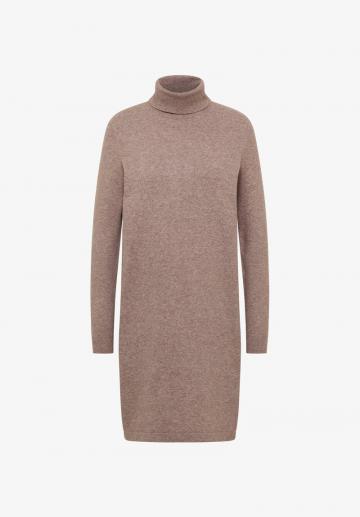 Вязаное платье