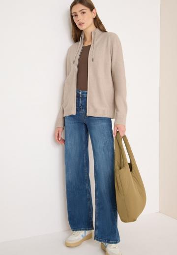 Вязаная кофта