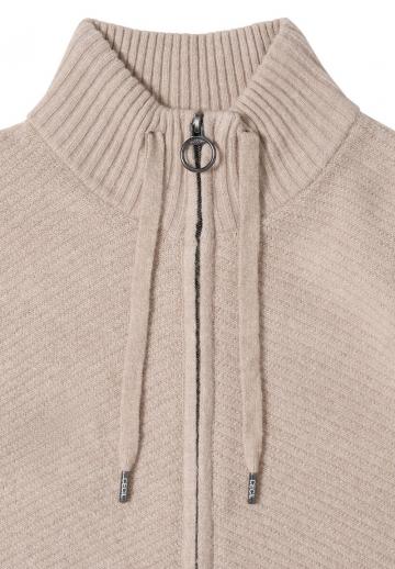 Вязаная кофта