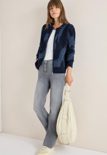 Жаккардовая вязаная кофта