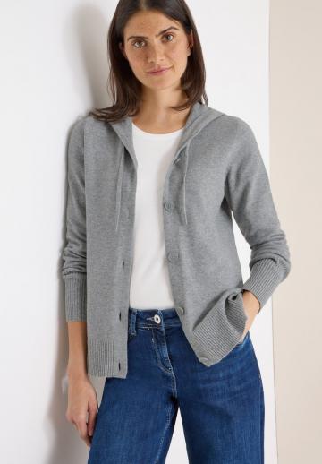 Вязаная кофта