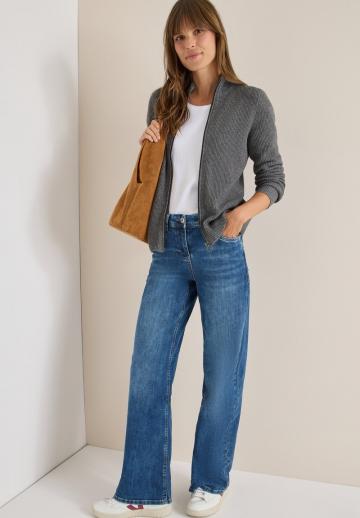 Вязаная кофта