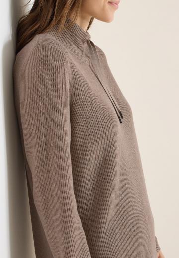 Вязаное платье