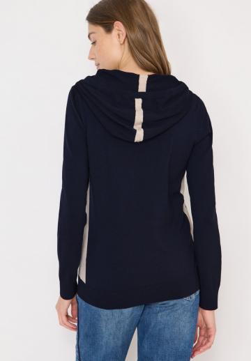 Пуловер с капюшоном