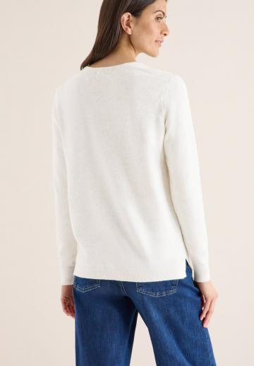 Пуловер с вырезом V