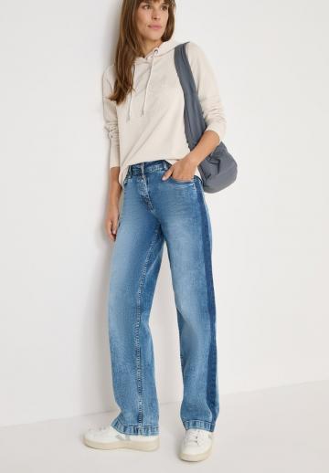 Пуловер с капюшоном