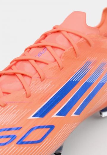 Футбольные бутсы