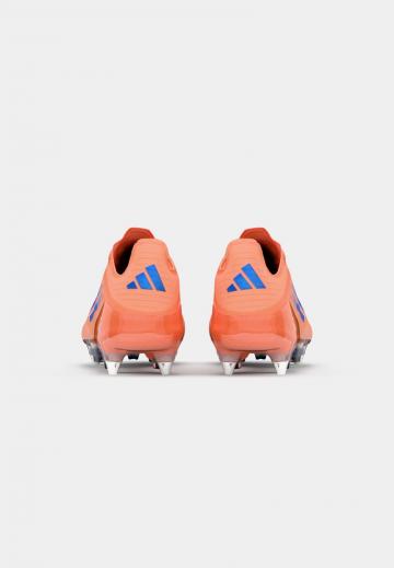 Футбольные бутсы