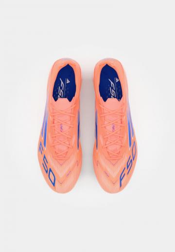 Футбольные бутсы