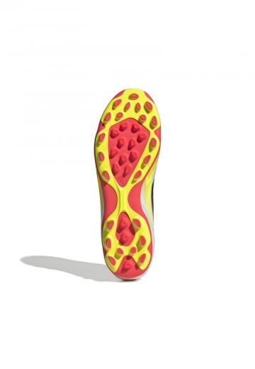 Футбольные бутсы