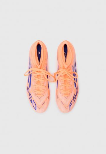 Футбольные бутсы