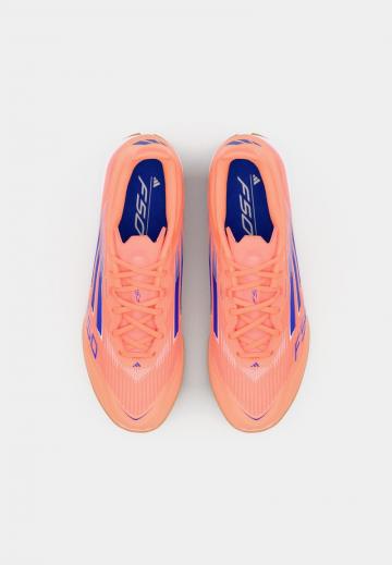 Футбольные бутсы