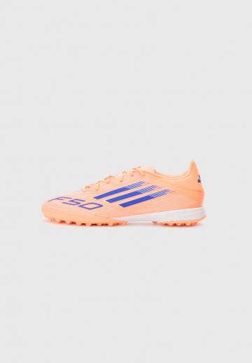 Футбольные бутсы