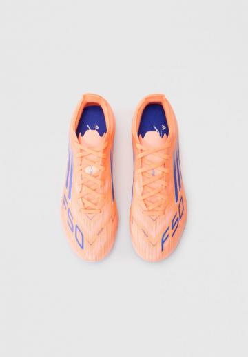 Футбольные бутсы