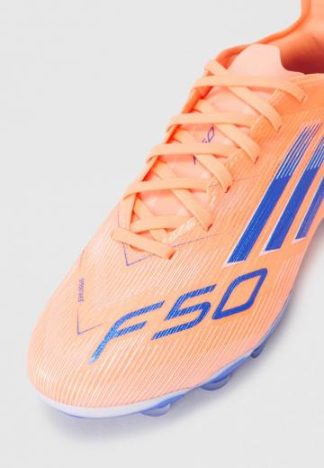 Футбольные бутсы