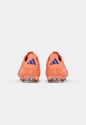 Футбольные бутсы