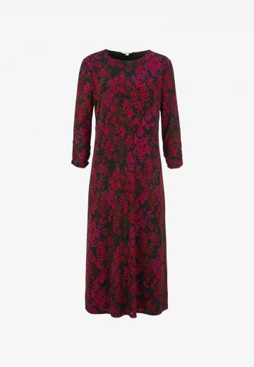 Вязаное платье