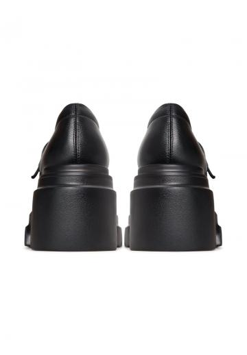 Туфли с высоким носом