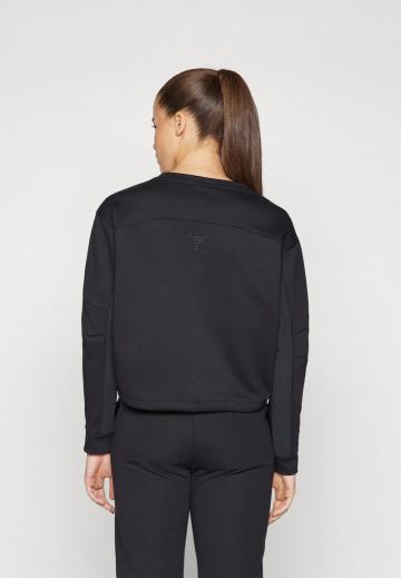 Спортивная толстовка