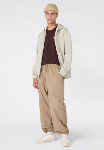 Брюки с накладными карманами