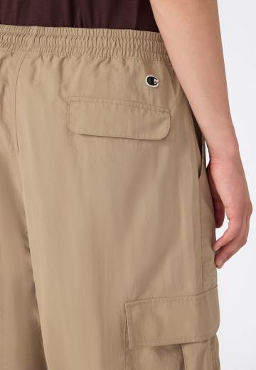 Брюки с накладными карманами